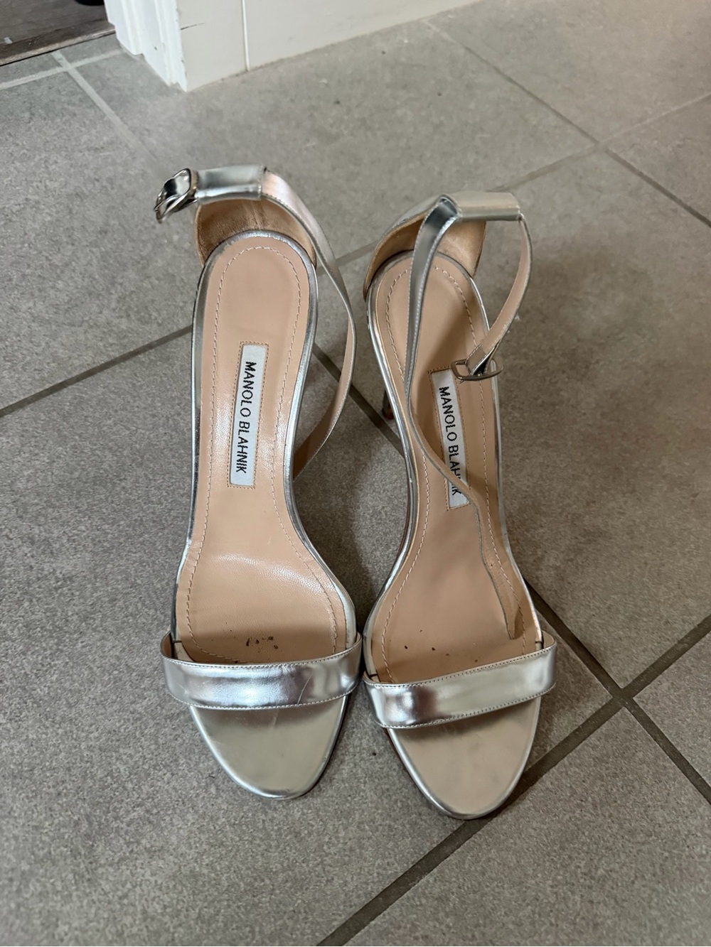 Manolo Blahnik chaos 90 Metallic Silver Open-Toe Ankle-Strap Heels 38.5